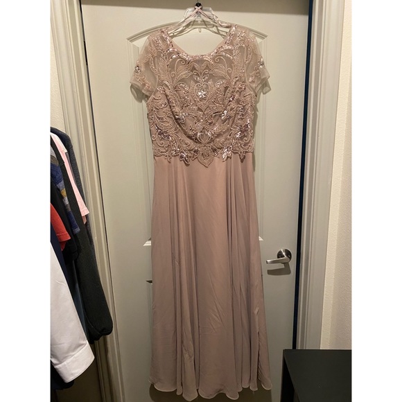 Ball gown - Picture 1 of 3